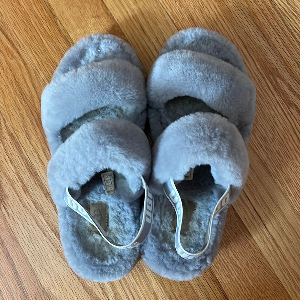 UGG slippers in grey
